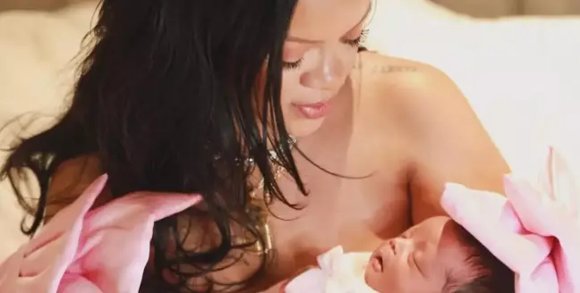 Rihanna da a luz a su tercera hija y revela su singular nombre