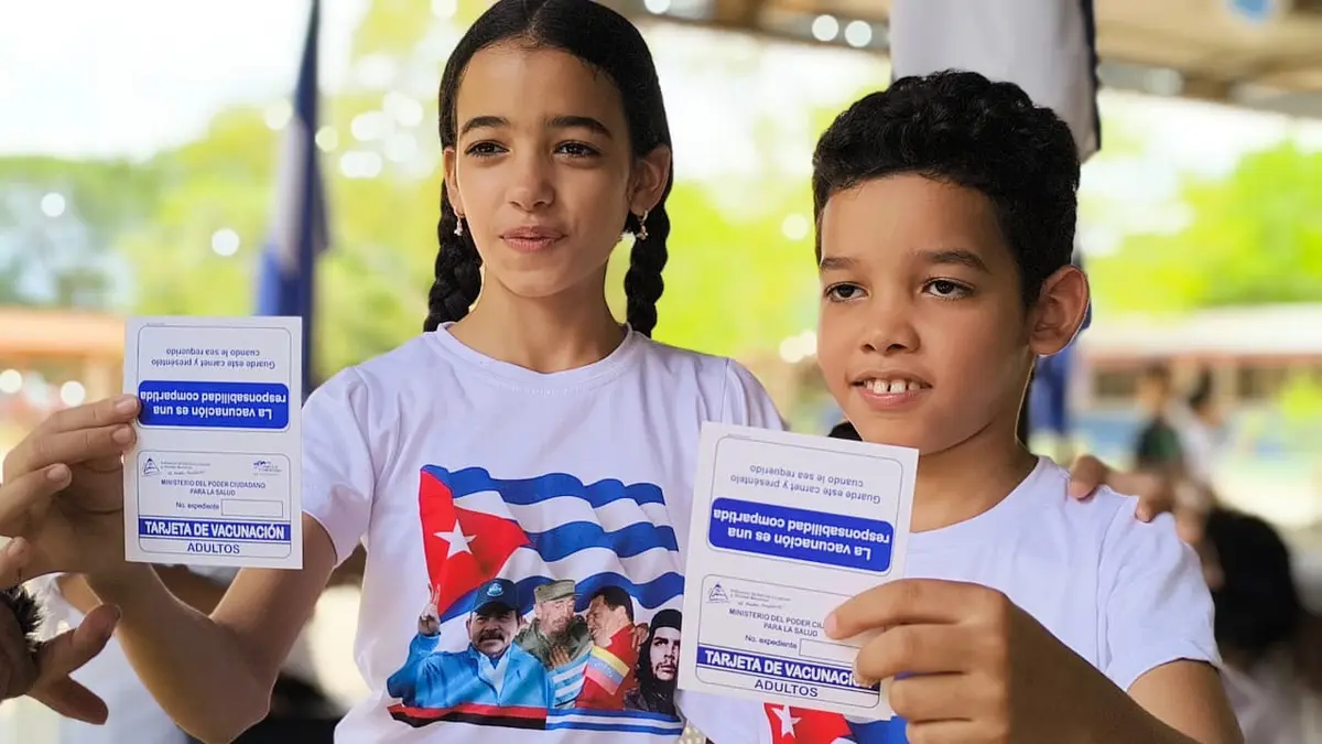 Niños de 10 a 14 años reciben vacuna VPH