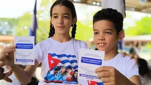Niños de 10 a 14 años reciben vacuna VPH