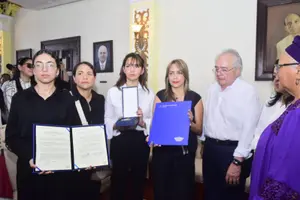 Entregan órdenes nacionales a familia del doctor Benjamín Barreto