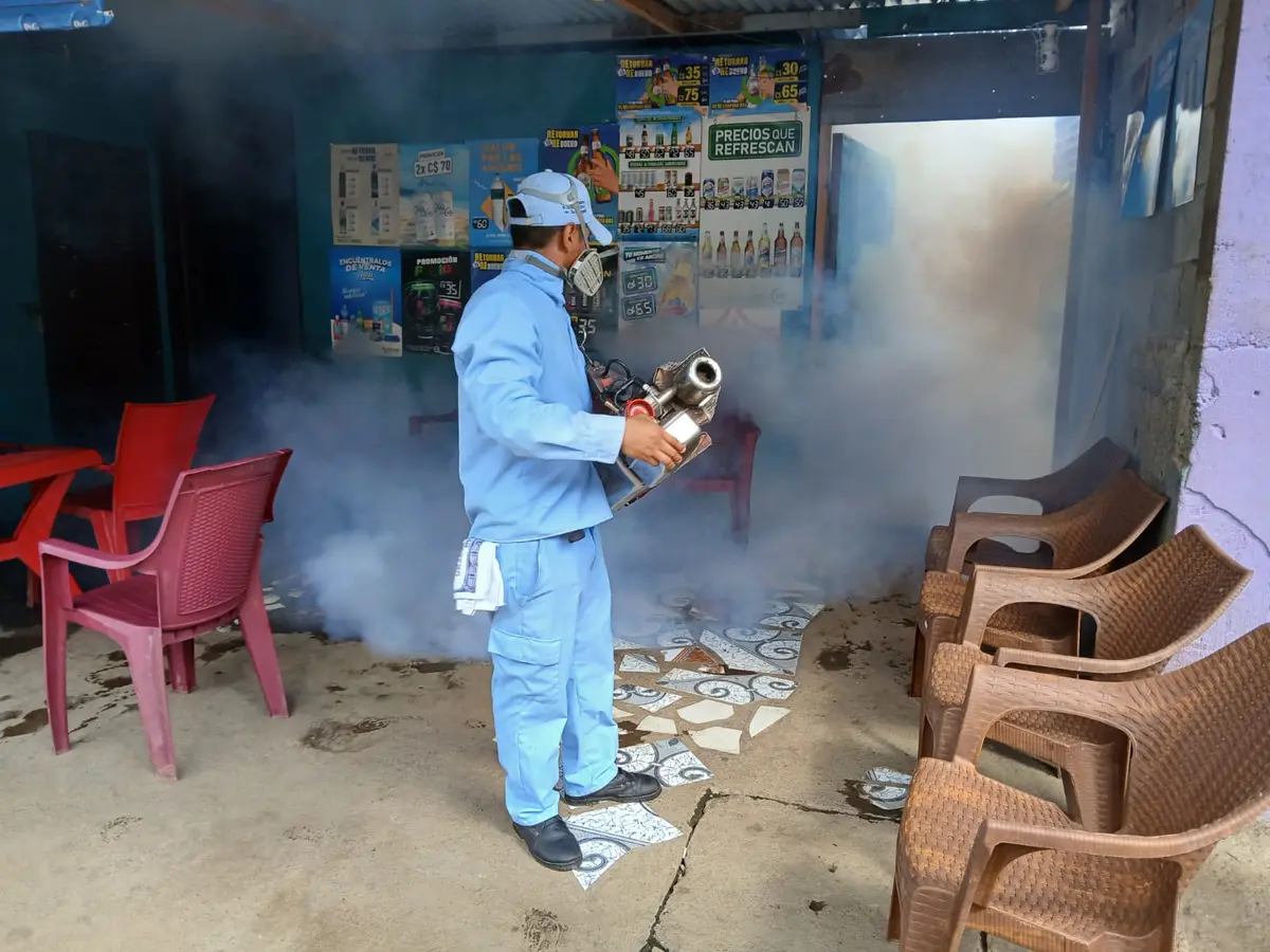 Brigadistas refuerzan combate contra mosquitos en Managua
