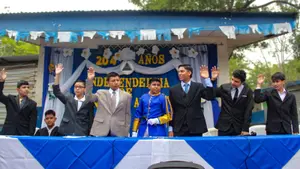 Estudiantes conmemoran 204 años de Independencia de Centroamérica
