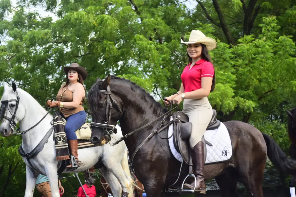 El Jicaral celebra con alegría y tradición su desfile hípico patronal