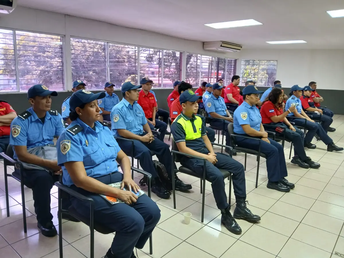 Curso intensivo fortalece habilidades de bomberos para enfrentar emergencias