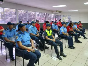 Curso intensivo fortalece habilidades de bomberos para enfrentar emergencias