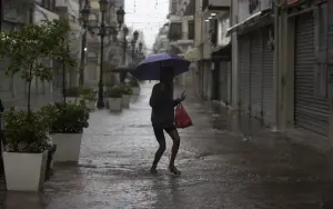 República Dominicana declara alerta en 16 provincias por onda tropical