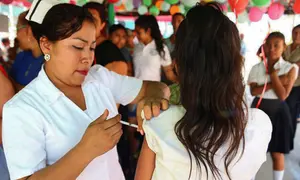 Inicia la campaña de vacunación contra el VPH para proteger a la niñez