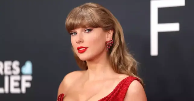 Taylor Swift dona 100 mil dólares a pequeña fan que lucha contra el cáncer