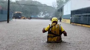 México avanza en la atención a damnificados por intensas lluvias