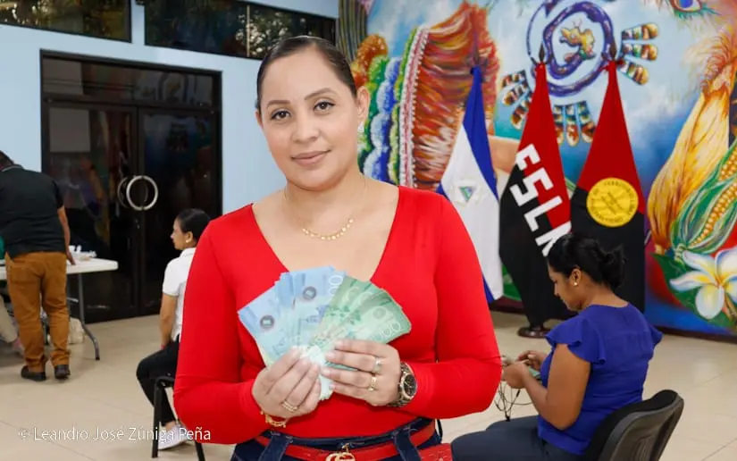 Docentes y trabajadores del Mined reciben pago adelantado de octubre