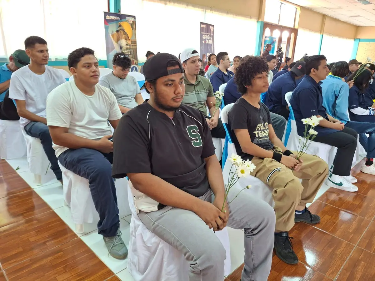 Estudiantes rinden homenaje al héroe nacional Benjamín Zeledón