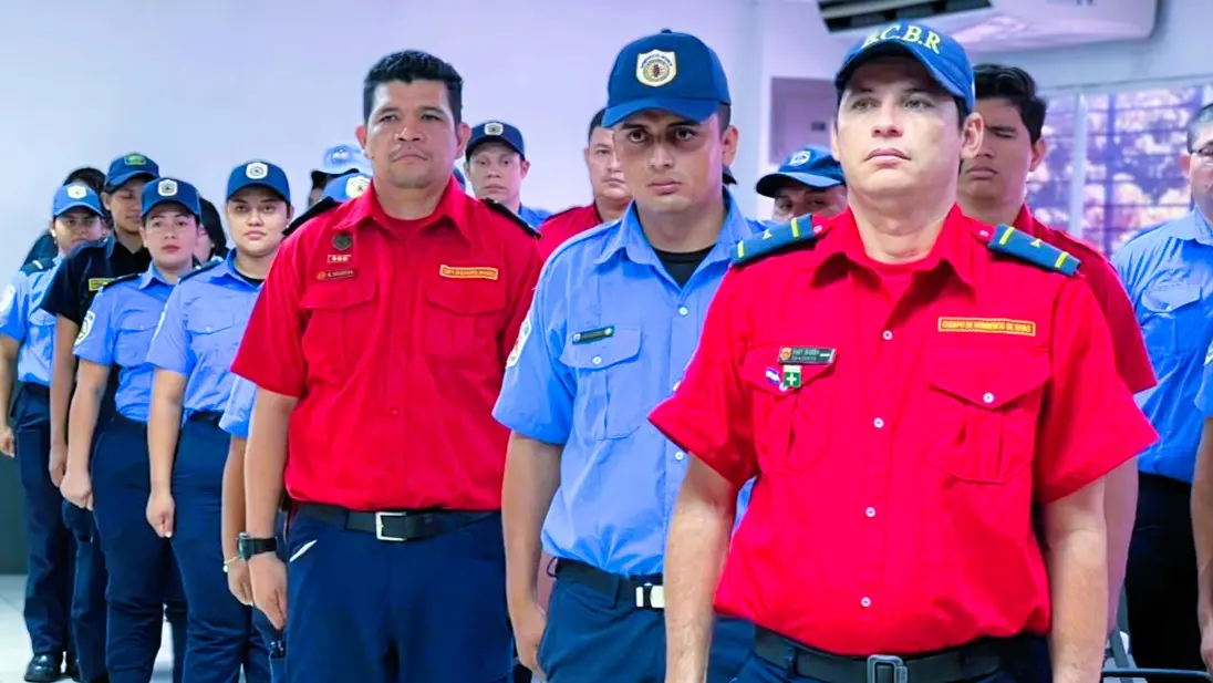 Bomberos nicaragüenses culminan II curso de extinción de incendios