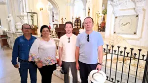 León recibe a escultores rusos y resalta su riqueza arquitectónica