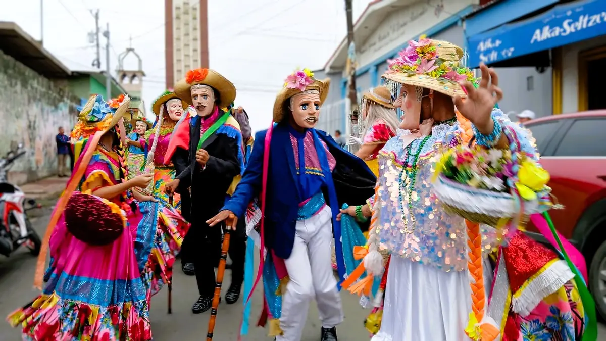 Festival del Viejo y la Vieja llena de color a Diriamba y reafirma su identidad