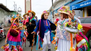 Festival del Viejo y la Vieja llena de color a Diriamba y reafirma su identidad