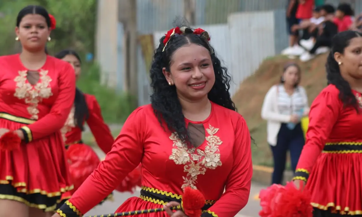 Bilwi vibra con el desfile cultural por los 38 años de Autonomía del Caribe Norte