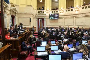 Senado argentino frena vetos de Milei a educación y salud