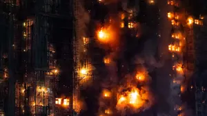 Caos en Hong Kong tras el incendio que afectó un complejo con miles de residentes