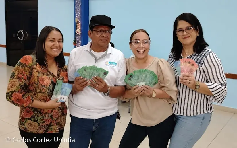 Servidores Públicos celebran entrega anticipada de aguinaldo y ajuste salarial
