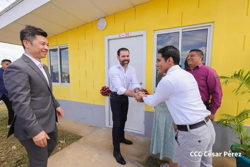Una nueva victoria del pueblo: entregan 246 viviendas gracias a la cooperación con China