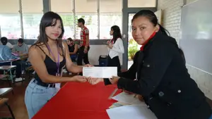 Estudiantes de CUR-Carazo reciben nuevas becas universitarias
