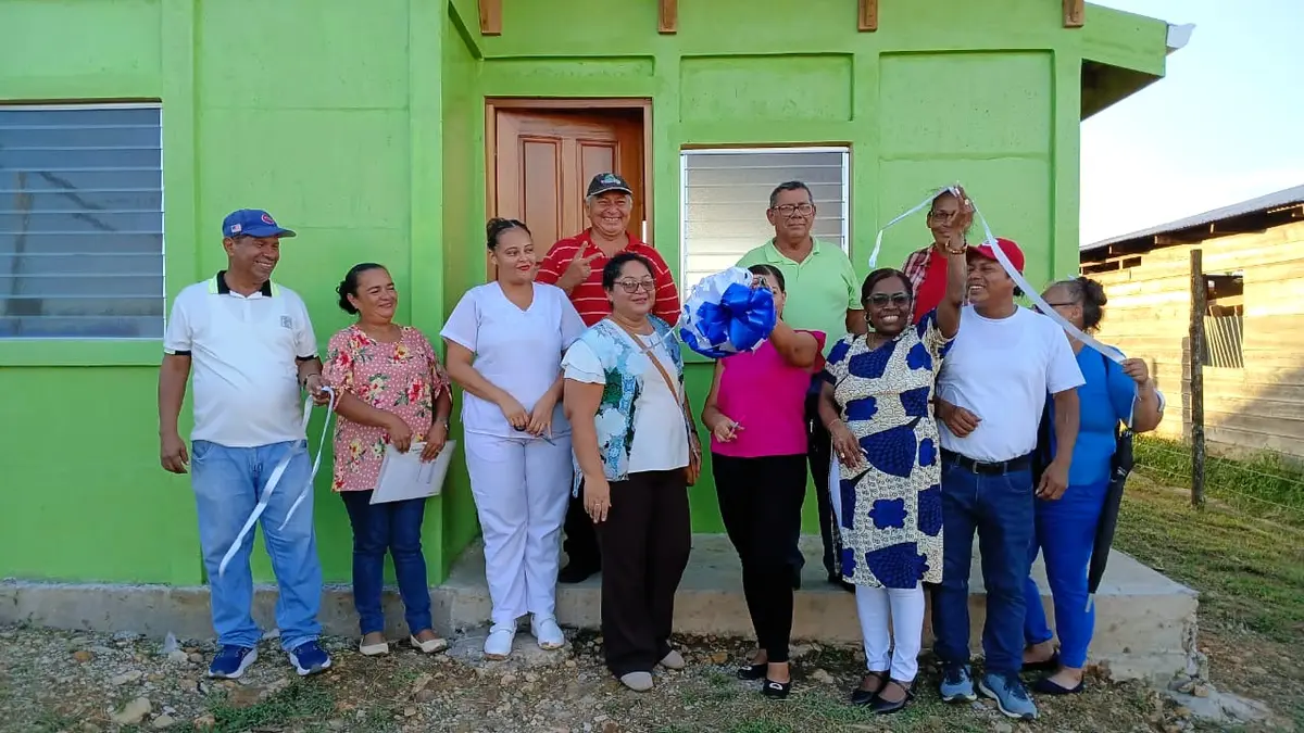 Tres familias de Bluefields estrenan nuevas viviendas dignas