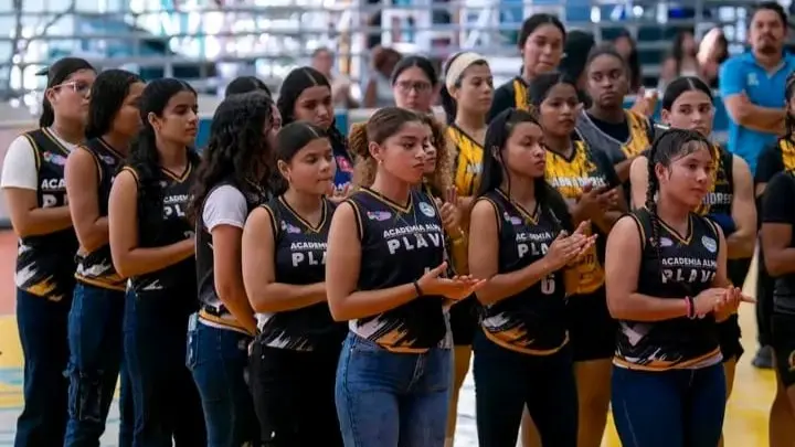 Inicia el primer torneo universitario de baloncesto femenino