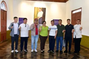 León recibe con cariño a la Brigada del buque hospital “Arca de la Ruta de la Seda”