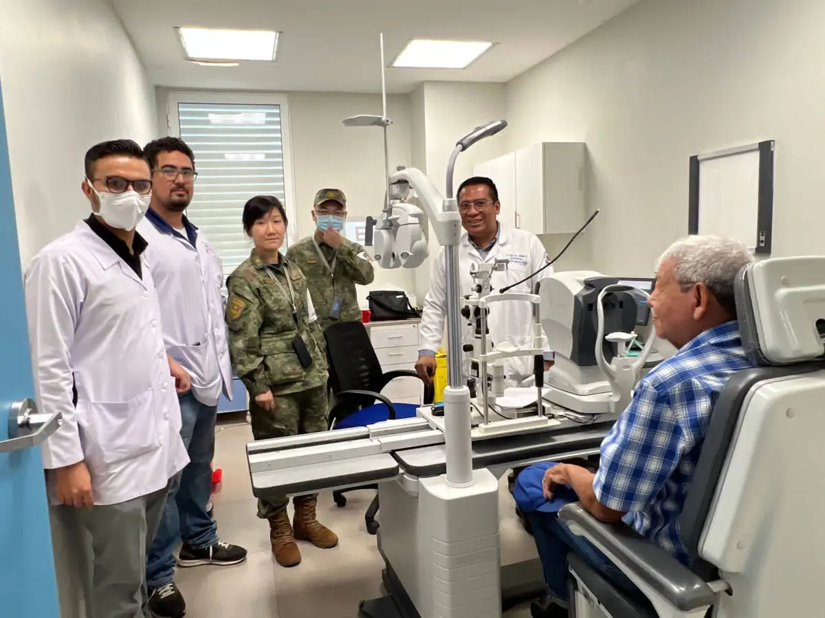 Especialistas de China ofrecen atención médica gratuita en 14 especialidades