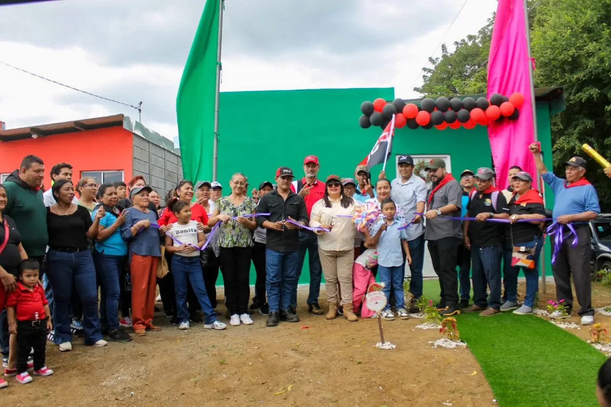 Familias celebran la entrega de 15 viviendas dignas en Villa Blanca Arauz