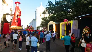Altares de la Purísima y Florentina brillan en León