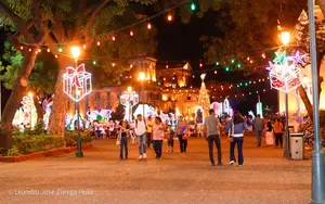 Familias nicaragüenses disfrutan de festivales, conciertos y ferias navideñas