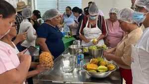 Capacitación práctica impulsa creatividad y producción de licores artesanales