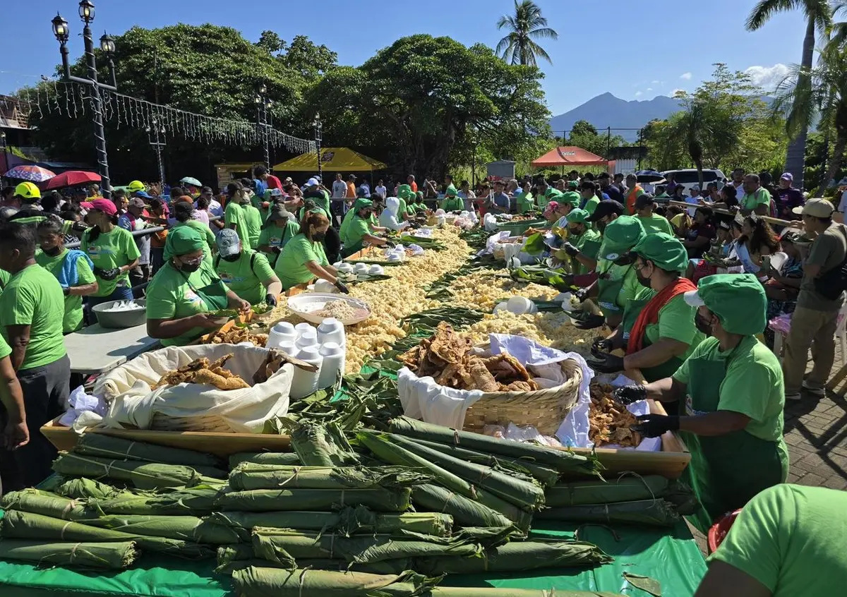 Granada festeja su aniversario 501 con vigorón gigante