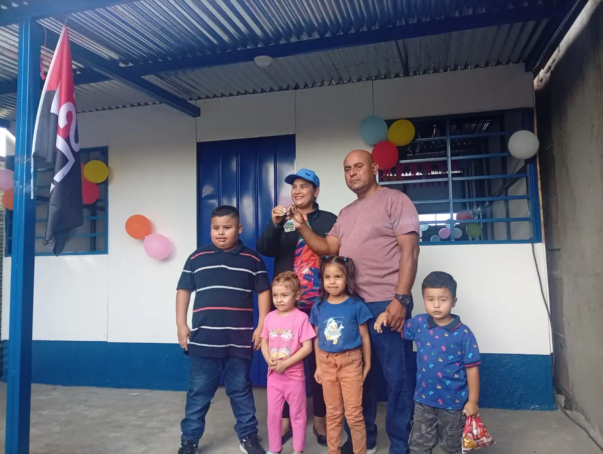 Vivienda Solidaria transforma la vida de familia afectada por incendio en Managua