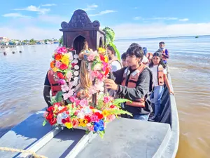 La bahía de Bluefields se llenó de fe con la purísima acuática