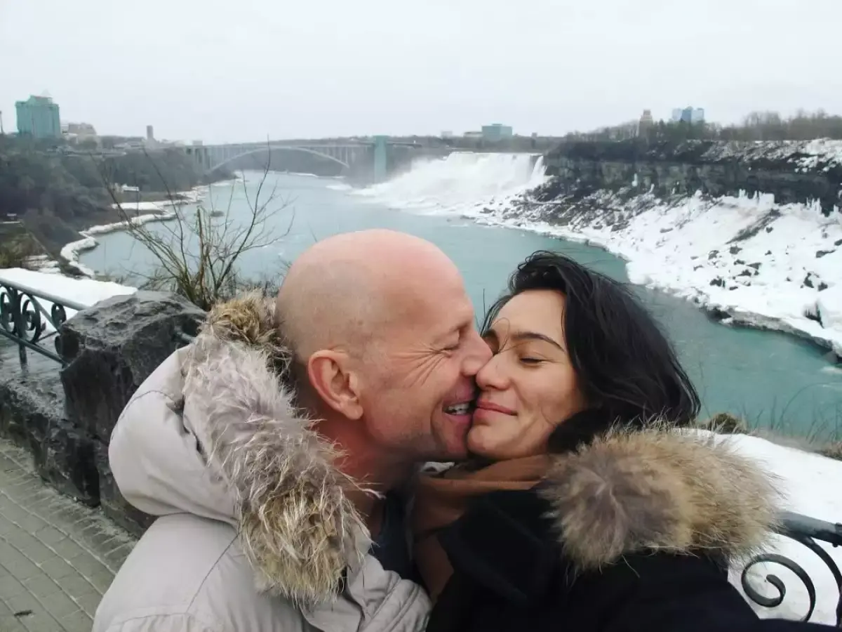 Esposa de Bruce Willis explica cambios en Thanksgiving por la condición del actor