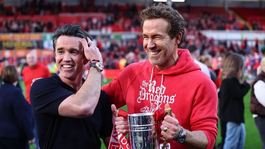 Ryan Reynolds y McElhenney ceden parte del Wrexham a grupo dueño del Atleti