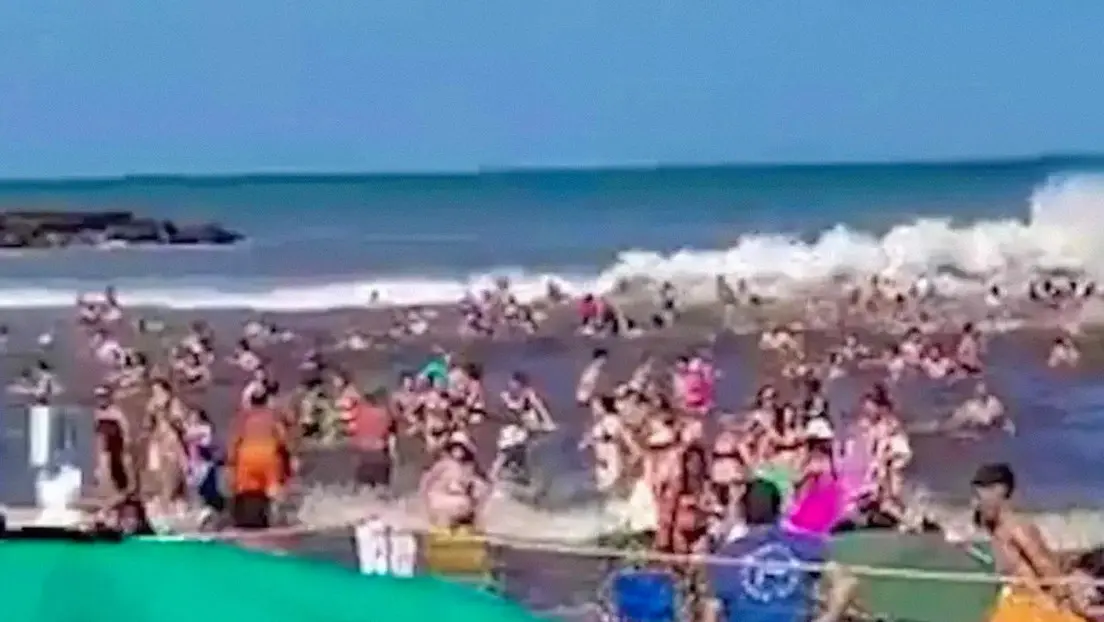 Extraña ola causa muerte y más de 30 heridos en la costa argentina