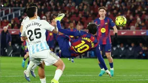 Golazo de Yamal devuelve al Barça al liderato y sentencia al Oviedo