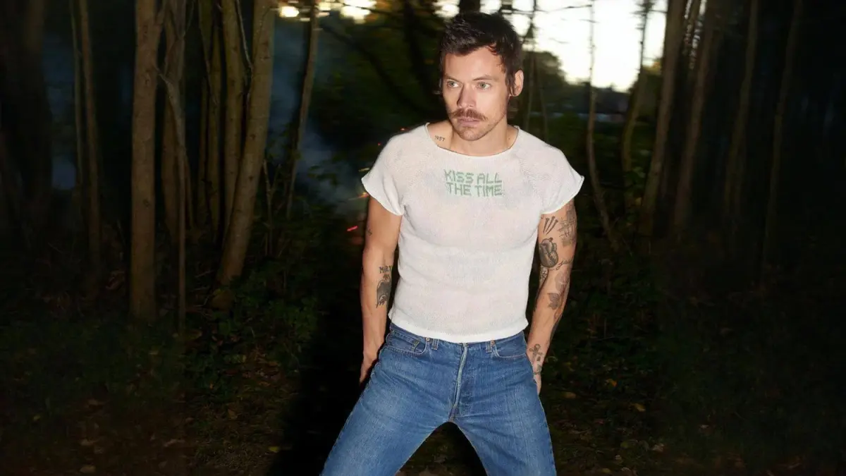Harry Styles sorprende con “Aperture”, su primer tema electrónico desde 2022