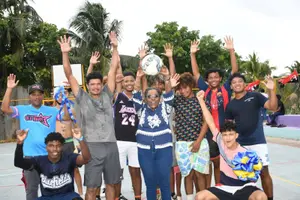 Inauguran mejoras en la cancha deportiva del barrio Old Bank de Bluefields