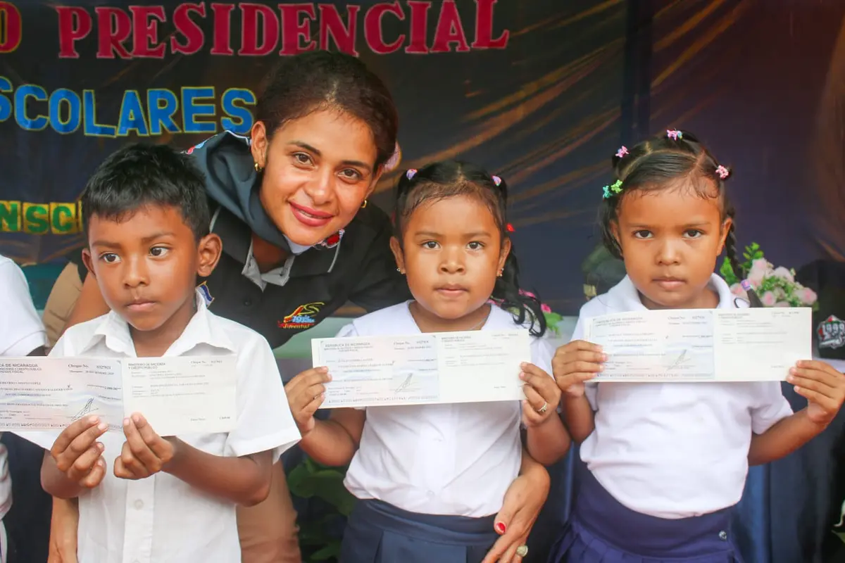 Bonos presidenciales garantizan el derecho a la educación en comunidades del Caribe Norte