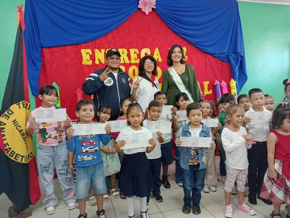 Los mimados de la Revolución reciben el ciclo escolar 2026 con bono presidencial