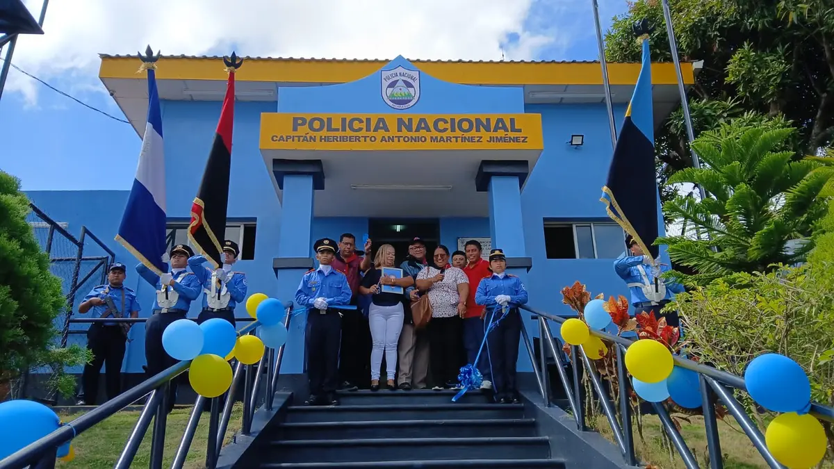 Familias de El Rosario reciben moderna estación de la Policía Nacional