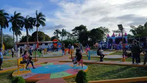 Mimados de la Revolución disfrutan nuevo parque infantil en La Paz, Carazo