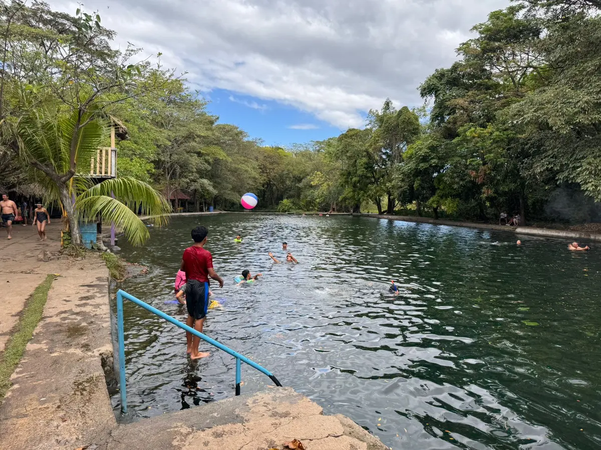 Familias chinandeganas disfrutan del balneario Campuzano