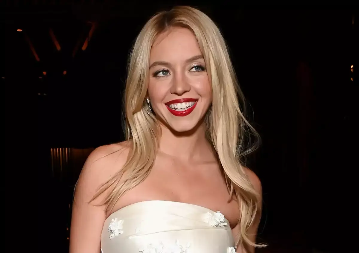 Investigan a Sydney Sweeney por posible vandalismo en el letrero de Hollywood