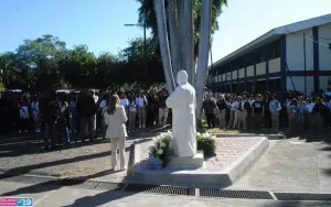Comunidad educativa honra la memoria del "prócer de la paz", cardenal Miguel