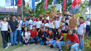 Bluefields celebra con alegre caminata el legado del General Sandino